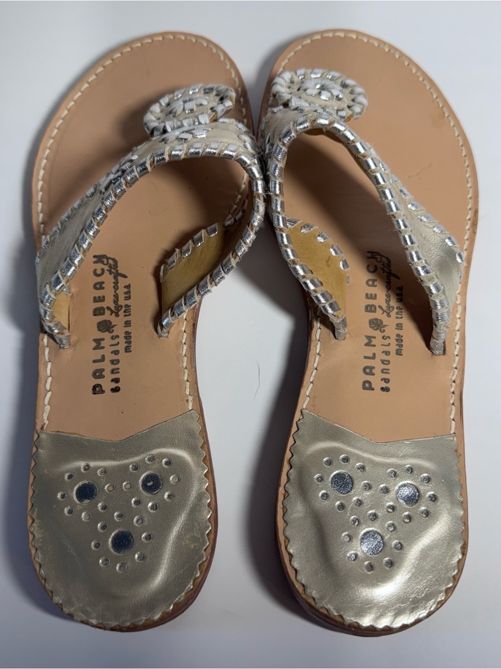 Palm Beach Platinum Gold Leather Thong Sandals Sz 9 Resort Quiet Luxury Coastal - Picture 4 of 16